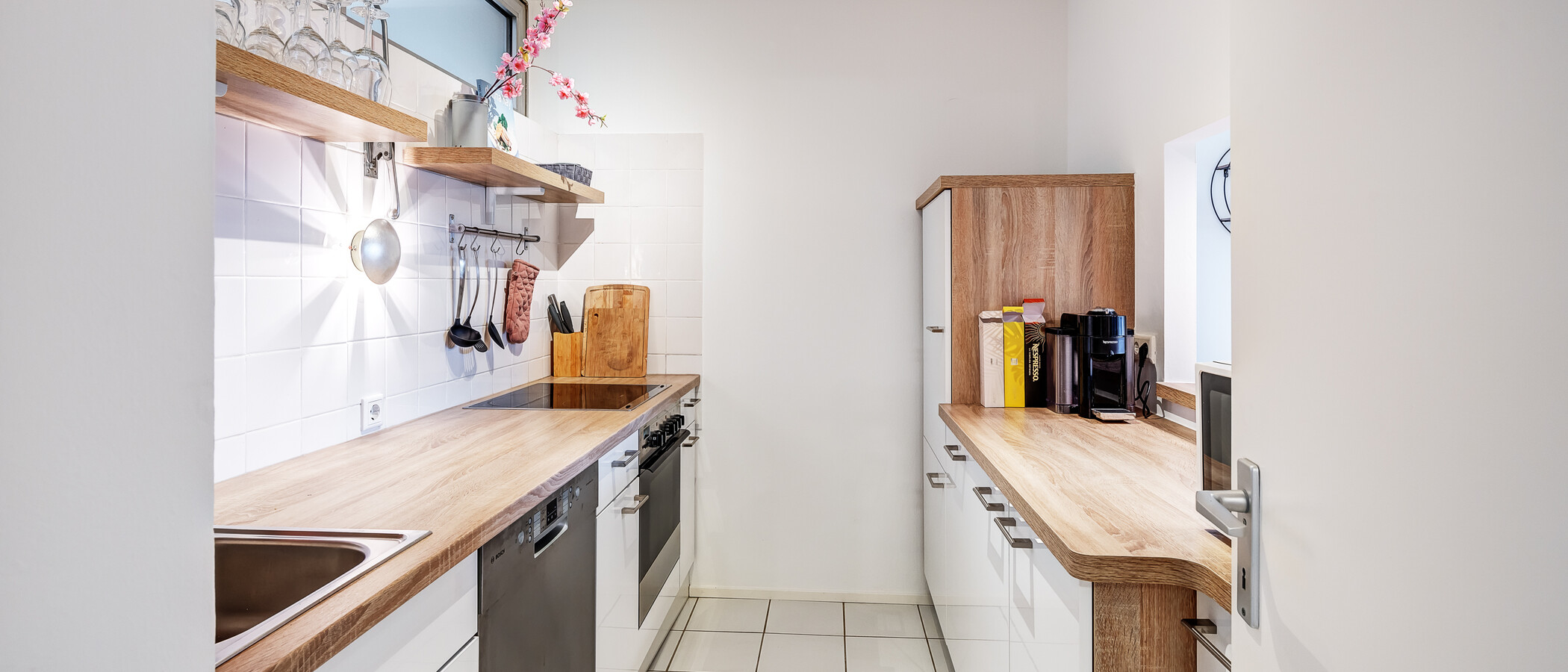 Wohnung München Schwabing-Nord (zw. Leopoldstraße & Englischen Garten) 01 Küche 9789