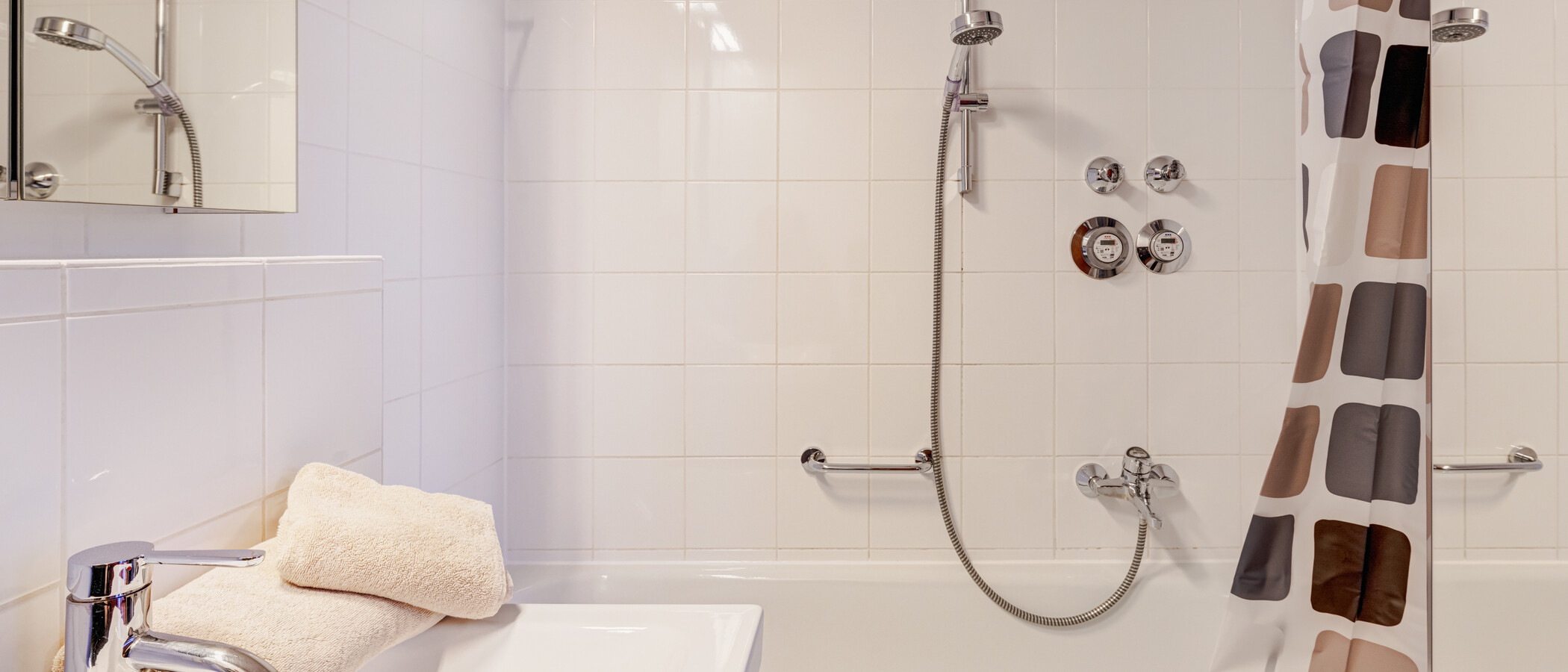 Dachgeschosswohnung Ottobrunn 02 Badezimmer 9824