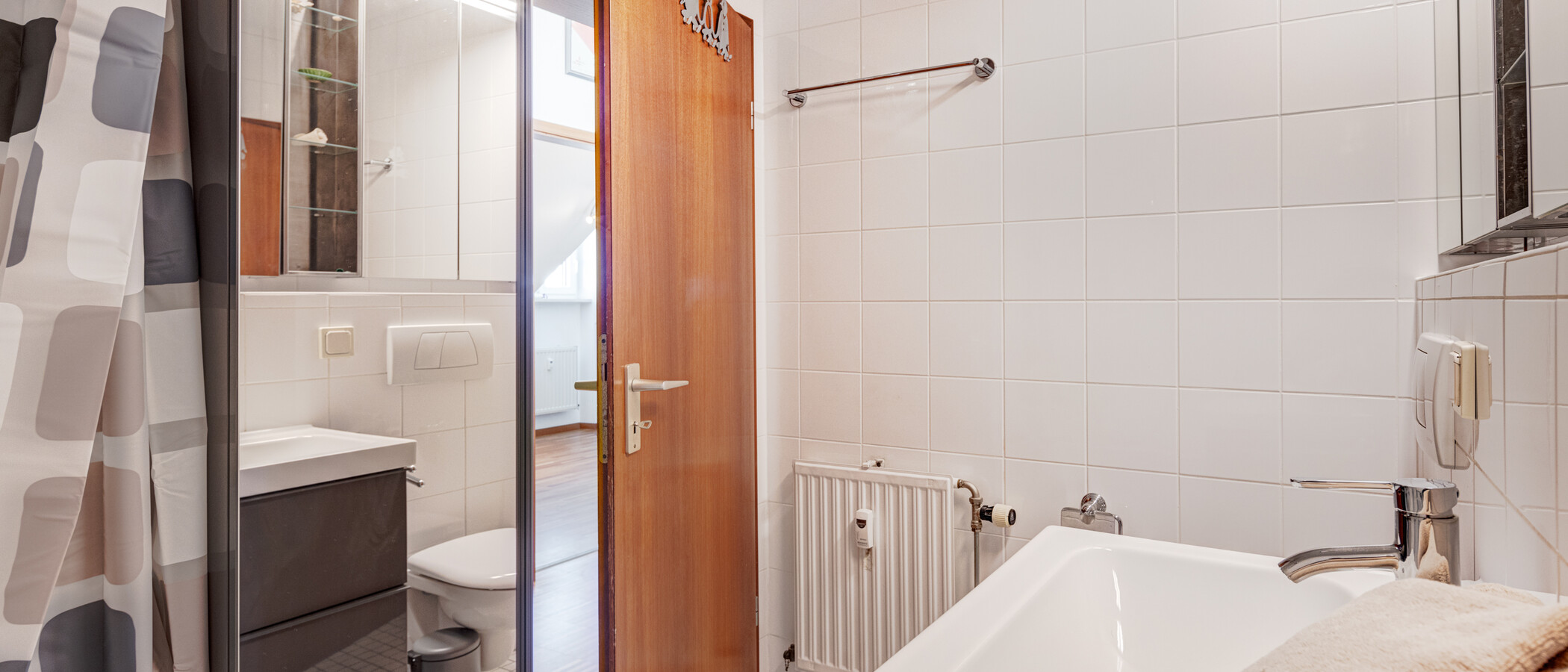 Dachgeschosswohnung Ottobrunn 03 Badezimmer 9824