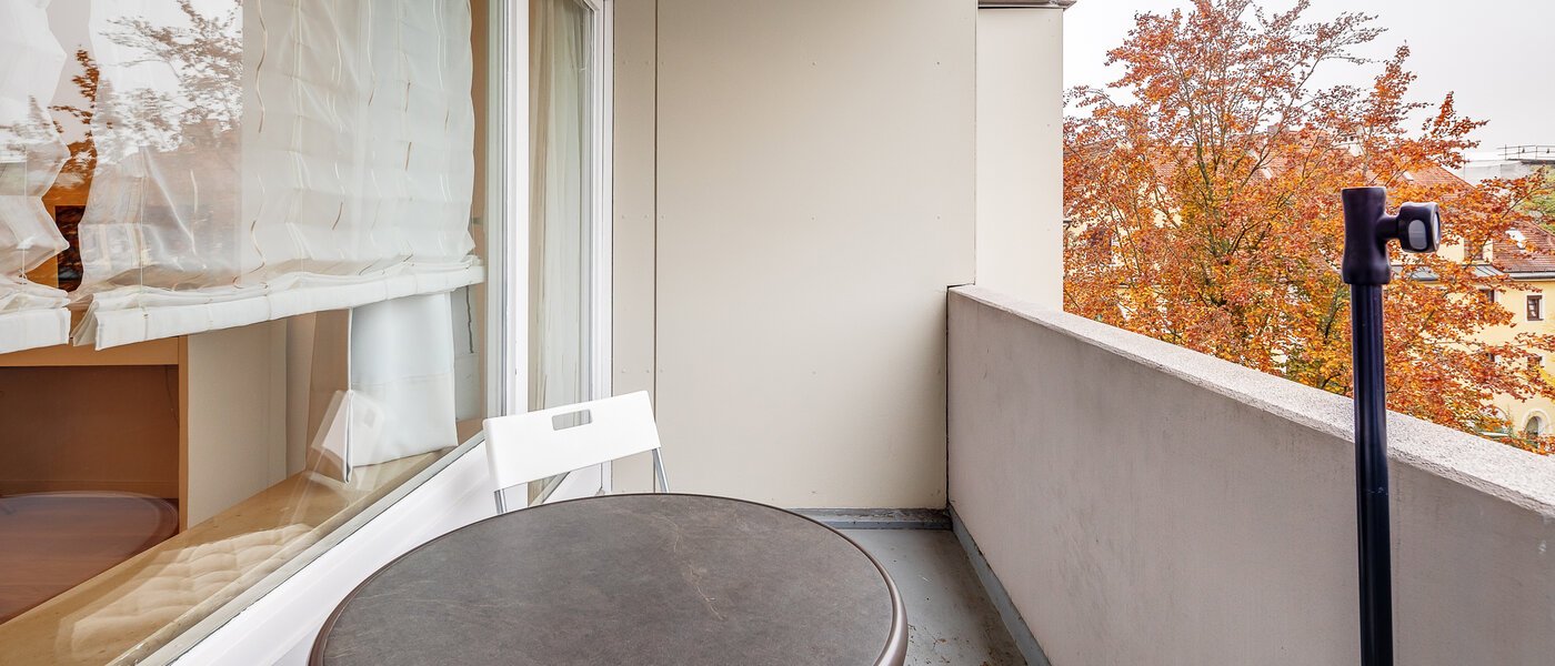 Wohnung München Schwabing-Nord (zw. Leopoldstraße & Englischen Garten) 02 Balkon 9873