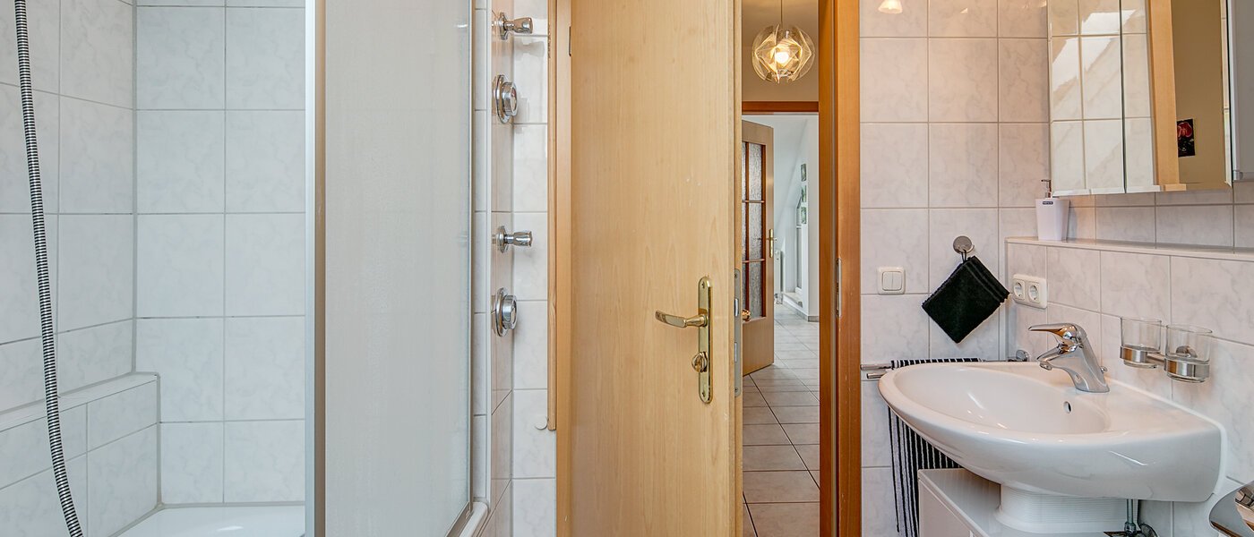 Wohnung Unterschleißheim 03 Badezimmer 9888