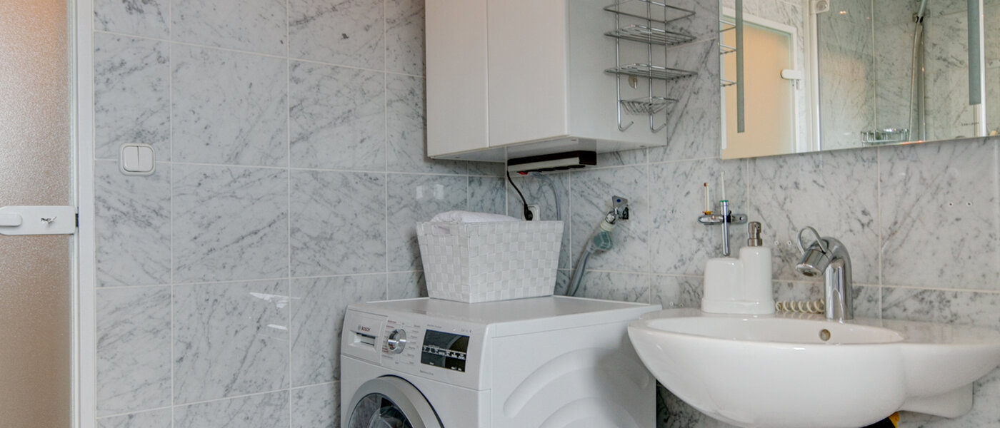 Dachgeschosswohnung München Thalkirchen 04 Badezimmer 9893