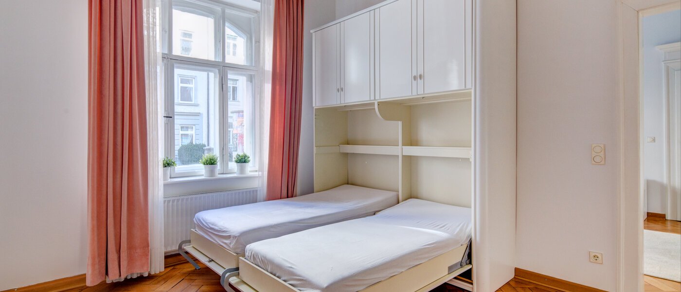 Wohnung München Schwabing-Nord (zw. Belgrad- & Leopoldstraße) 04 Esszimmer 9895