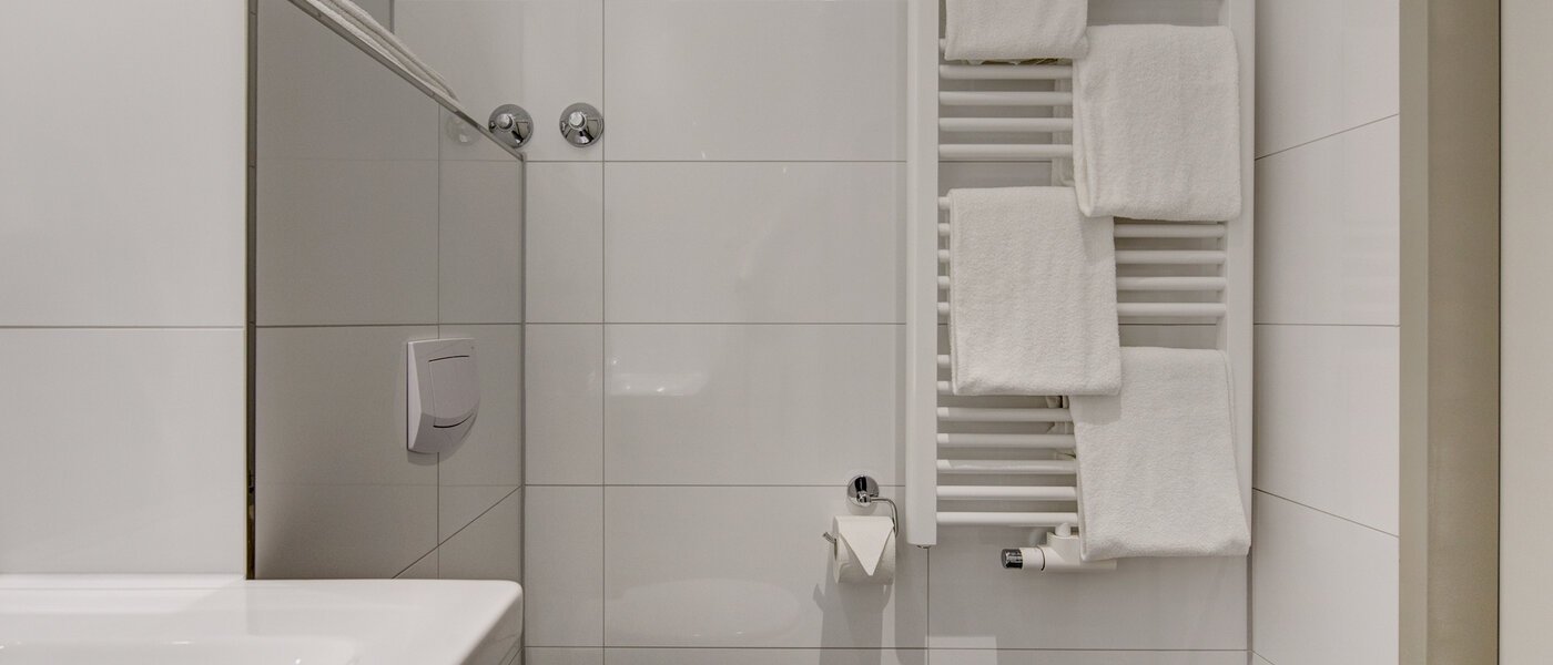 Wohnung Ismaning 04 Badezimmer 9908