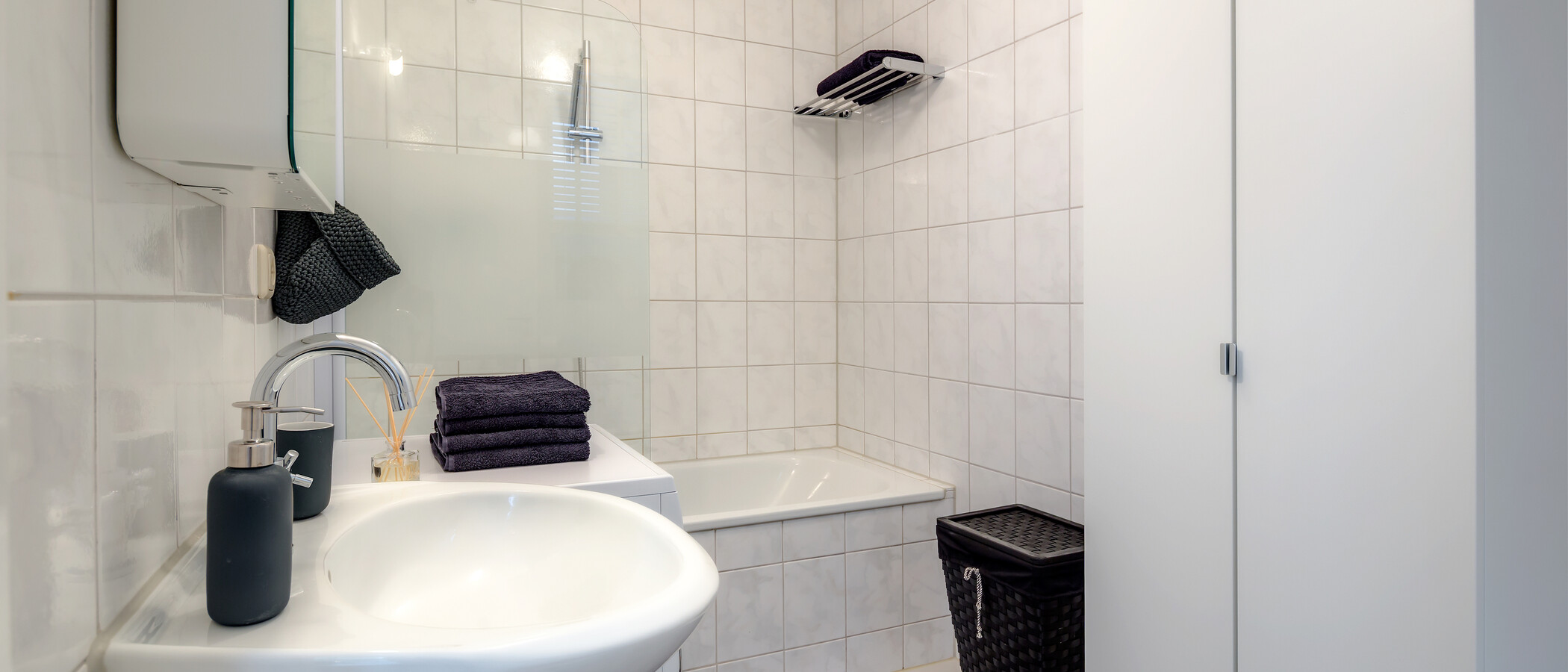 Wohnung München Schwabing-West (rund um den Hohenzollernplatz) 02 Badezimmer 9957