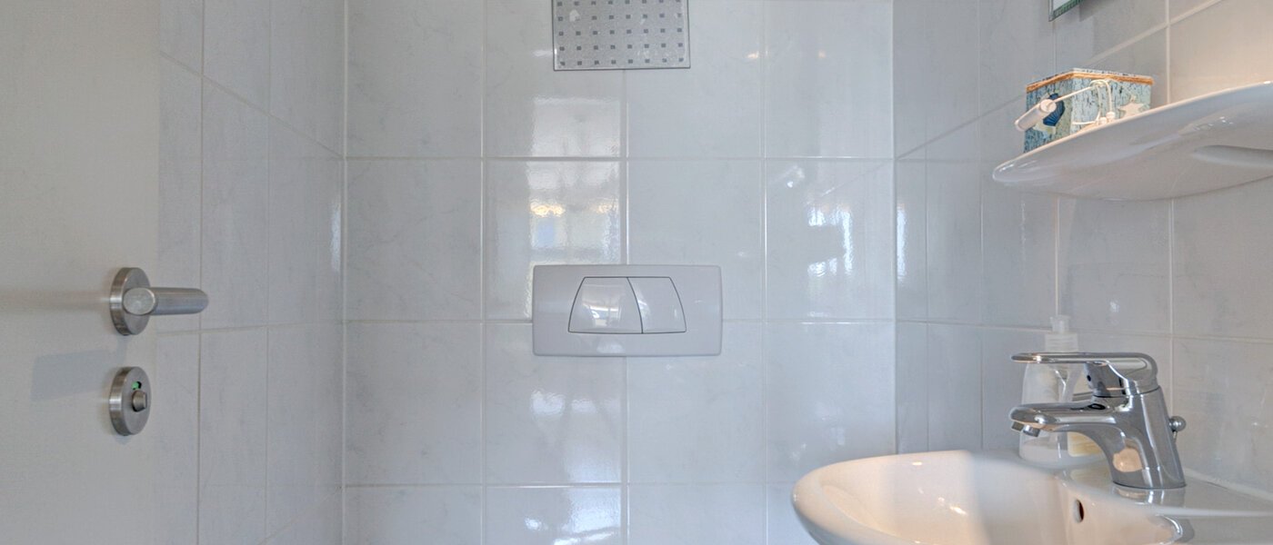 Wohnung München Moosach 01 Gäste-WC 9984