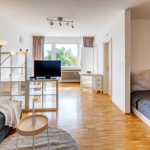 Wohnung mit 1.5 Zimmern | München-Berg am Laim | 10726