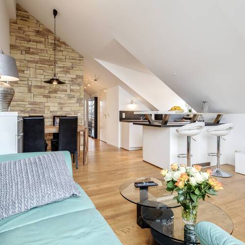Dachgeschosswohnung mit 2 Zimmern | München-Denning | 10809