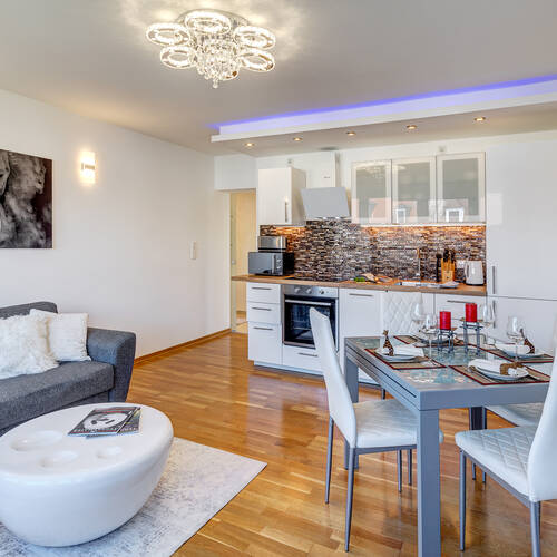 Wohnung mit 2.5 Zimmern | München-Laim | 12980