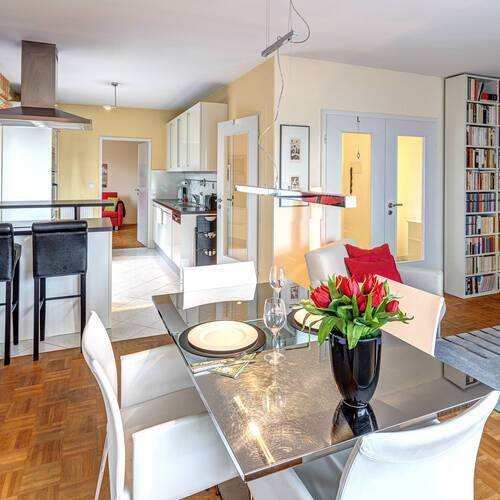 Dachterrassenwohnung mit 2.5 Zimmern | München-Moosach | 13292