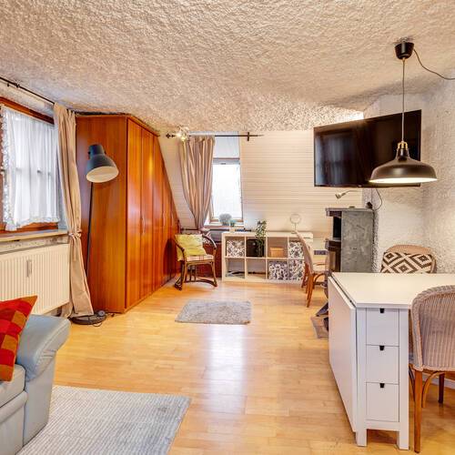 Wohnung mit 2.5 Zimmern | München-Moosach | 13319