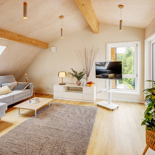 Dachgeschosswohnung mit 2 Zimmern | München-Berg am Laim | 13504