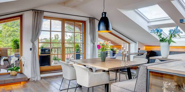 Dachgeschosswohnung mit 2 Zimmern | Holzkirchen | 13582