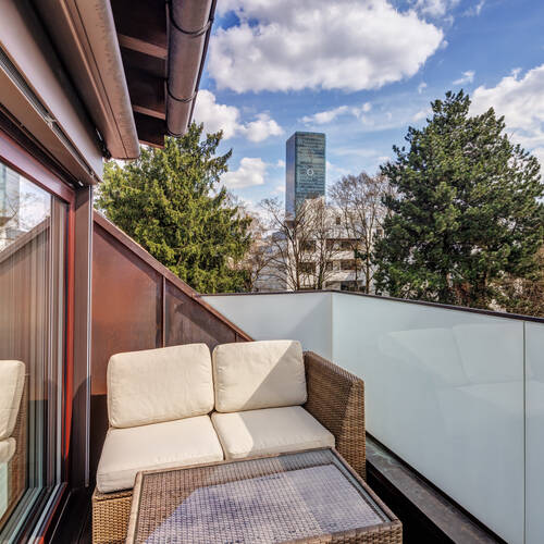 Dachterrassenwohnung mit 4 Zimmern | München-Moosach | 14797