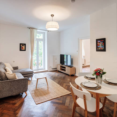 Wohnung mit 2.5 Zimmern | München-Neuhausen | 14942