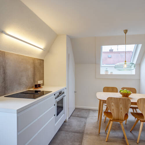 Dachgeschosswohnung mit 2.5 Zimmern | München-Harlaching | 14993