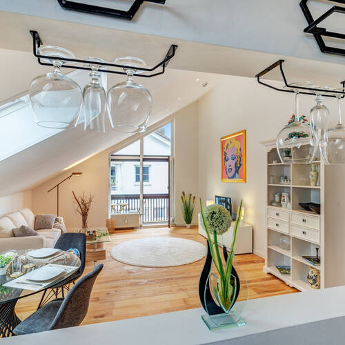 Dachgeschosswohnung mit 2 Zimmern | München-Solln | 15038
