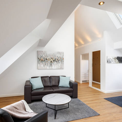 Dachgeschosswohnung mit 2 Zimmern | München-Schwabing | 5576