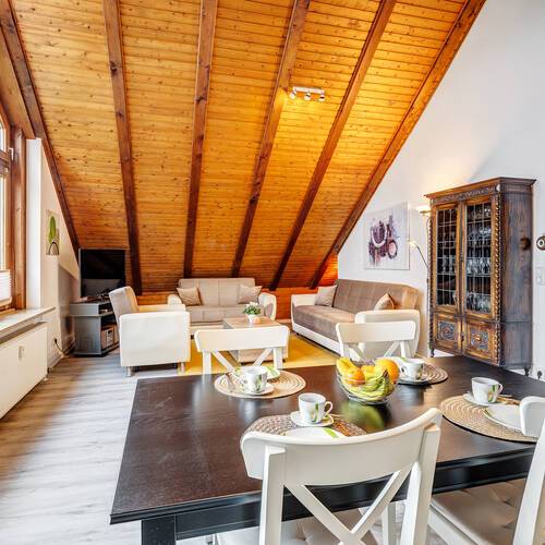 Dachgeschosswohnung mit 3 Zimmern | München-Berg am Laim | 8602