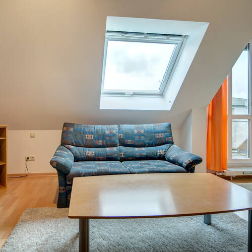 Dachgeschosswohnung mit 1 Zimmer | München-Moosach | 8631
