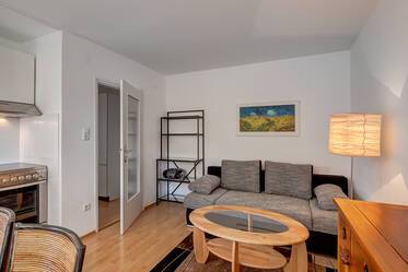 Parkstadt Bogenhausen: möblierte 2-Zimmer Wohnung