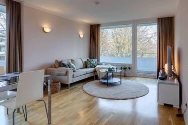 Sonnige und modern möblierte Wohnung in Bogenhausen
