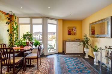 M-Giesing Nähe Wettersteinplatz: Gepflegte Wohnung mit teils neuer Möblierung 