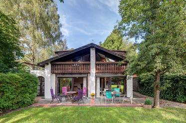 Idyllisch gelegenes Haus mit großem Garten