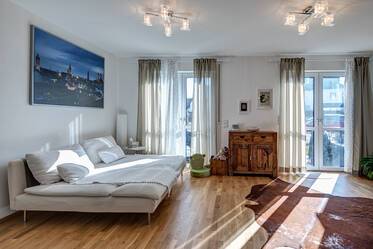 Großhadern Blumenviertel: Tolle Maisonettewohnung mit moderner Ausstattung, Terrasse und Gartenanteil