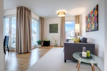 Moderne Neubauwohnung mit Balkon