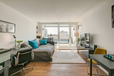 Bestlage Olympiadorf: Großzügige 1-Zimmer Wohnung