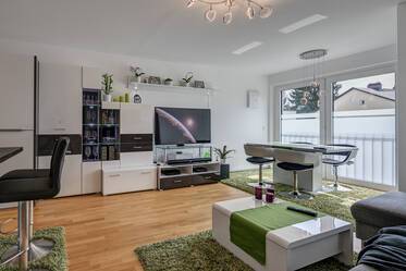 Neubau 2015: hochwertige modern möblierte 2-Zi-Wohnung