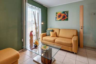 Sehr schön möblierte 2-Zimmer Wohnung