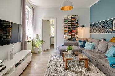 Liebevoll möblierte Altbauwohnung mit Charme