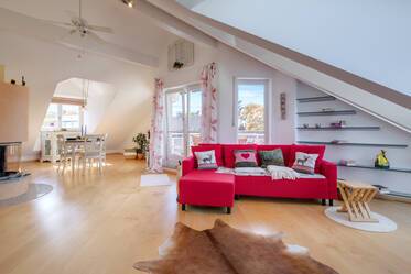Lichtdurchflutete Dachgeschosswohnung