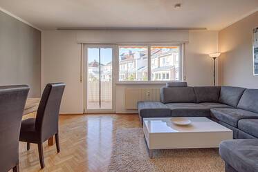 Helle 2-Zimmer Wohnung mit einem großen Balkon
