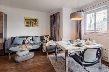 Sehr gut möbliertes Apartment, Nähe S2 Denning