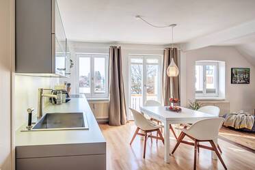 Sonnige, hell möblierte Wohnung in Starnberg