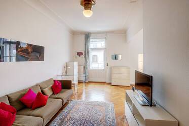 Helle Wohnung im denkmalgeschützen Jugendstilhaus 