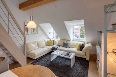 Individuelle, möblierte Galeriewohnung