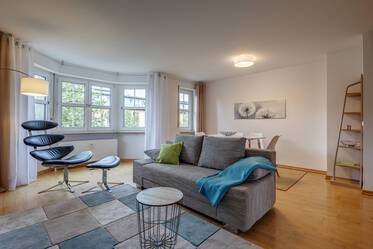 Schöne, teils neu möblierte 2-Zimmer Wohnung in Mü-Milbertshofen - 1 Gehminuten zur U-Bahn
