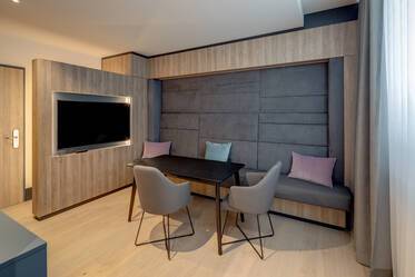 Modern möblierte 1,5 Zimmer Souterrainwohnung