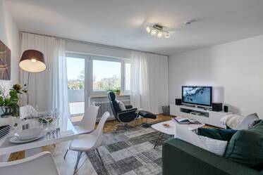 Helle möblierte 2-Zimmer Wohnung in Moosach
