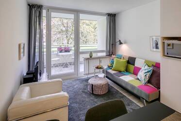 Neuwertig ausgestattetes Apartment mit Balkon