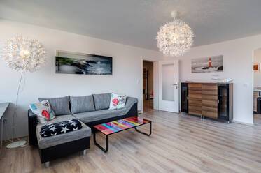 Neuwertig möblierte 4-Zimmer Wohnung