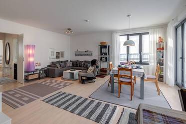 Schöne möblierte Wohnung in Oberföhring