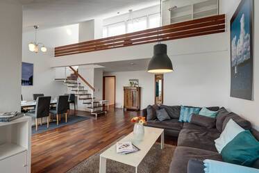 Helle Dachgeschosswohnung mit uneinsehbarer Dachterrasse
