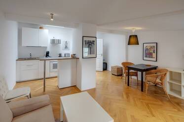 Charmante Dachgeschosswohnung auf Zeit mieten