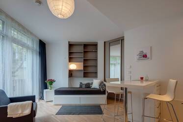 Schönes, helles möbliertes Apartment in Bogenhausen