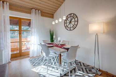 Schöne Dachgeschosswohnung mit Südbalkon 